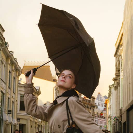 Pige med paraply